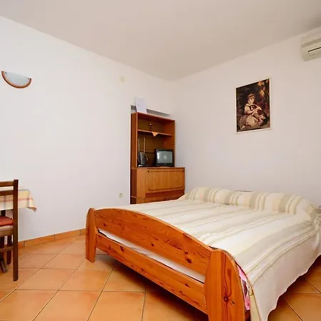 Apartment Mirela Pula